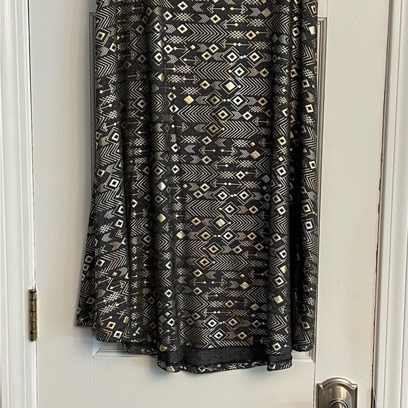 NWOT LuLaRoe Elegant Carly Swing Dress Size XS Fits 2 to 8 - Picture 4 of 9